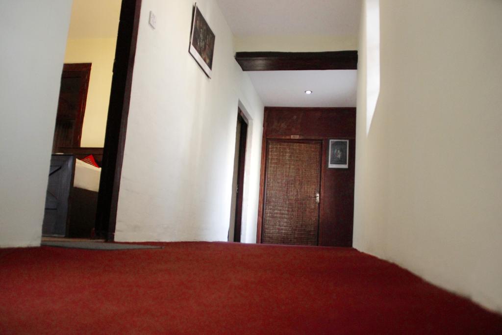 Hotel Peace N Park Kathmandu Room photo