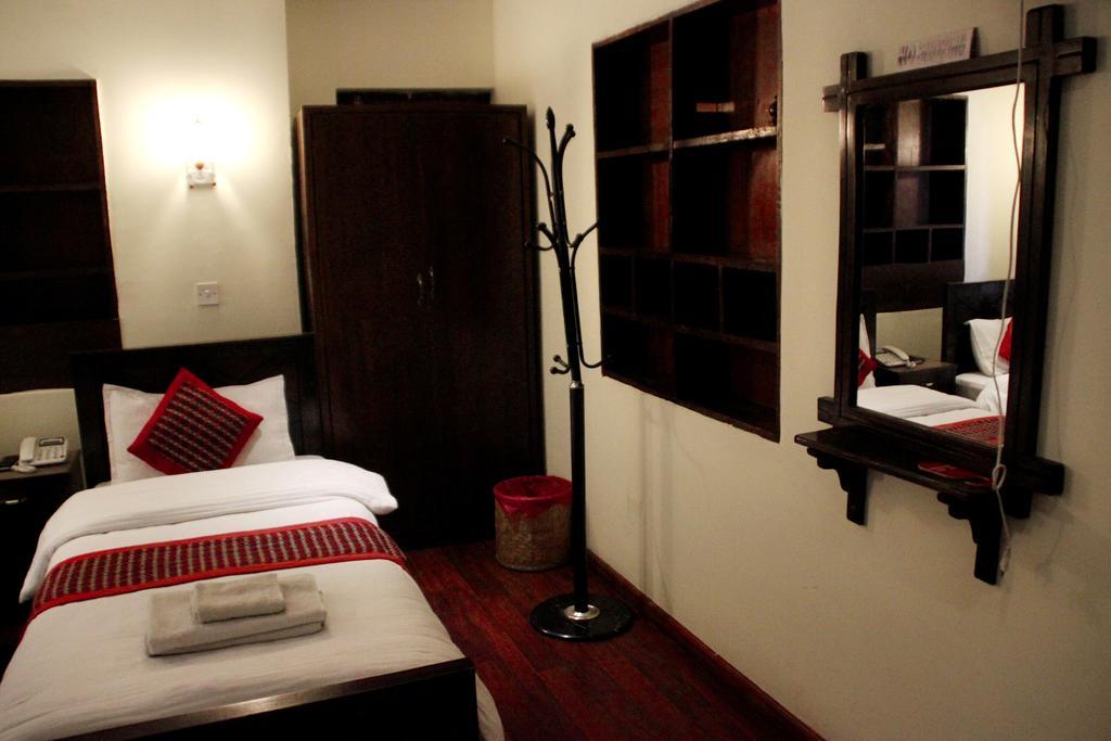 Hotel Peace N Park Kathmandu Exterior photo