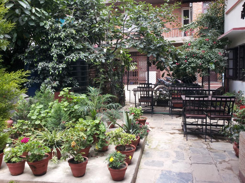 Hotel Peace N Park Kathmandu Exterior photo